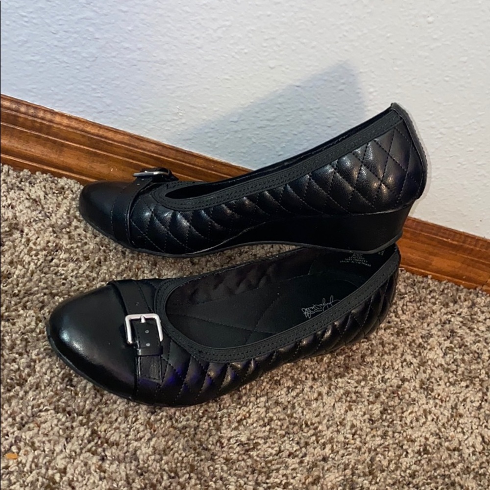 Black dress shoes